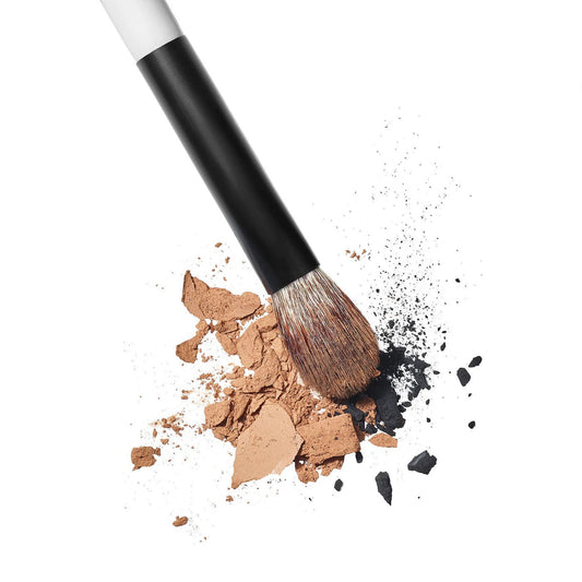 MAKEUP BY MARIO E3 All-Over Tapered Eyeshadow Brush Original - The Beauty Code